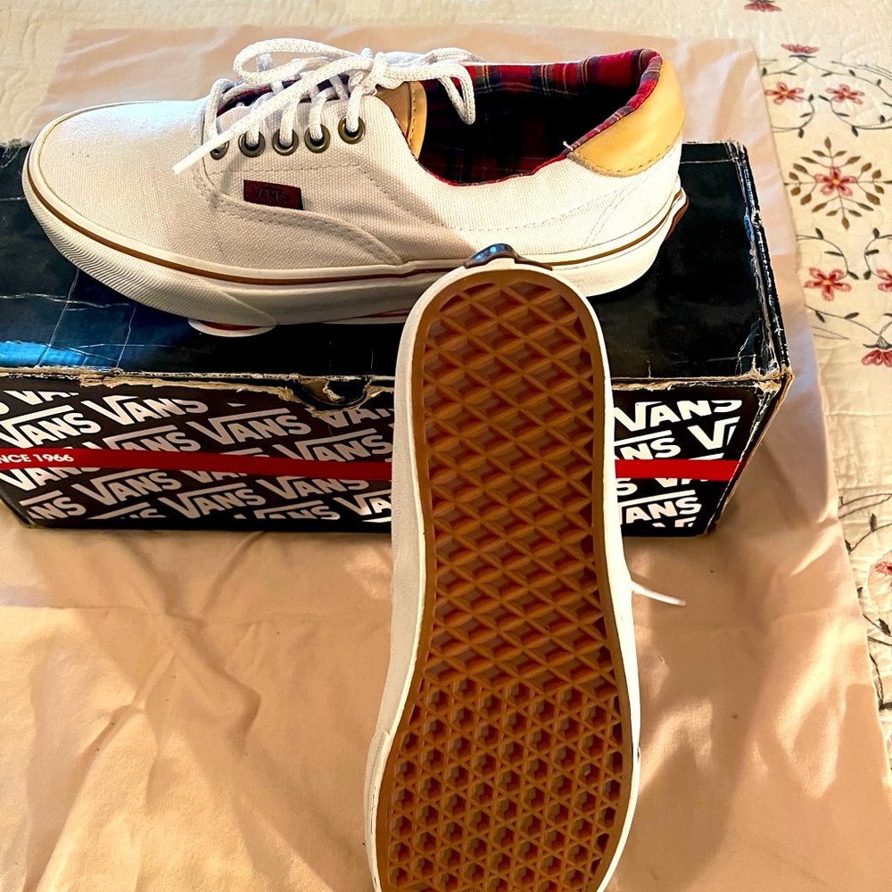 Woman tennis shoes.